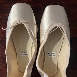 Russian Pointe Rubin U-Cut Pointe Shoe